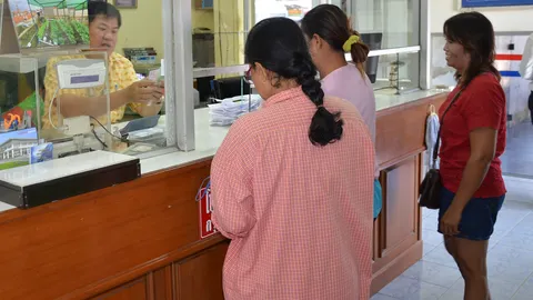 แล้งพ่นพิษ เกษตรกรชัยนาทขาดรายได้ แห่นำเครื่องมือเกษตร-ทอง จำนำ