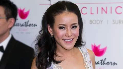 ‘หนิง’ ยังไม่คุย ‘แนน’ ถูกจับในสนามบิน เซ็งข่าวรุนแรงเกินเหตุ (ชมคลิป)