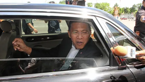 คสช. เรียก 'วัฒนา' เข้าพบ