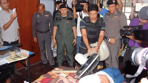 คุมทำแผน! หนุ่มคนสนิทฆ่าอัยการ บอกเหมือนได้ปลดปล่อย (ชมคลิป)