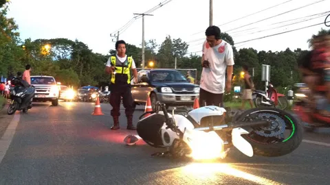 นศ.หนุ่มปี3 มจพ.ปราจีนบุรี ควบบิ๊กไบค์แหกโค้งดับคาที่