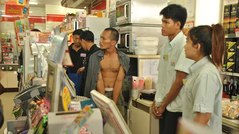 รวบหนุ่มตกงาน ควงมีดปล้นเซเว่นฯ หาเงินใช้หนี้