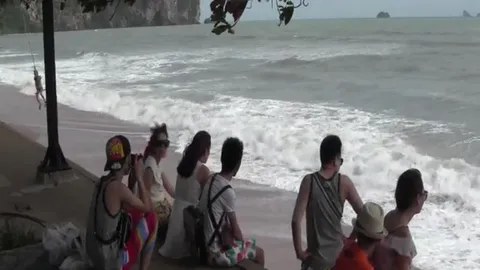 กระบี่คลื่นลมแรงต่อเนื่อง! เร่งติดตั้งเรดาร์ เตือนภัยทางทะเล