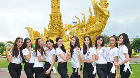 สวยเป๊ะปังสนั่นอุบลฯ เก็บตัวมิสยูฯ ไทยแลนด์วันแรก สุดคึกคัก!!!  