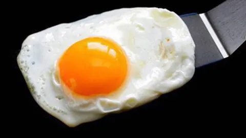 ไข่แดงและเนื้อแดงจะเอายังไงแน่… กินแต่น้อยหรือกินไม่อั้น