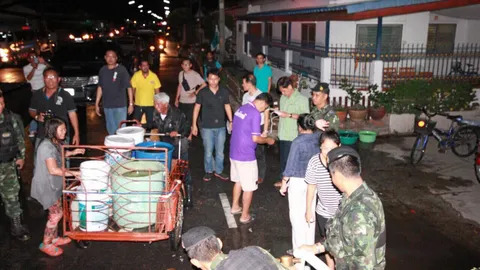 ผู้ว่าฯ ปทุม เร่งแก้ภัยแล้ง คาดจ่ายน้ำให้ ปชช. 2 ทุ่ม วันนี้