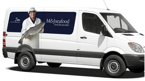 โถ...แม่คุณ ! หญิงอังกฤษ ขับรถชนท้าย มัวแต่ใช้ ‘เซ็กซ์ ทอย’ เพลิน