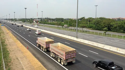 จ่อไฟเขียวมอเตอร์เวย์ 3 สาย รถไฟฟ้าเหลือง-ชมพูประมูลก่อสร้างปี 59