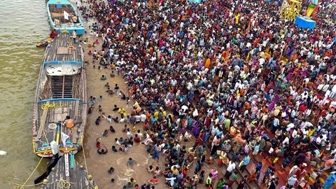 สลด! ผู้แสวงบุญอินเดียเหยียบกันตาย 27 ศพ ริมตลิ่งแม่น้ำศักดิ์สิทธิ์