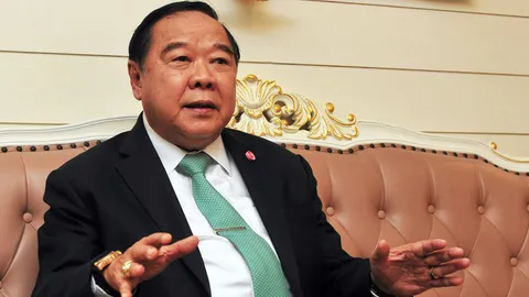  รมว.กลาโหม เบรกซื้อเรือดำน้ำเข้า ครม.