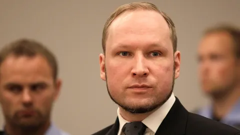 นักโทษนอร์เวย์ มือฆ่า 77 ศพกลางกรุงออสโล เข้าเรียนปริญญาตรี