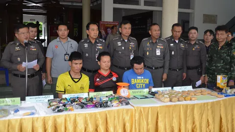 รวบแก๊งพม่ารายใหญ่ ขายยาบ้า-ไอซ์ ของกลางค่าเกือบ 20 ล.