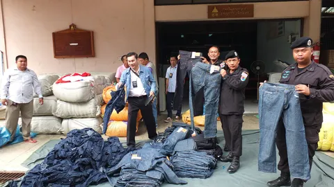 ตม.สระแก้ว จับสินค้าละเมิดลิขสิทธิ์กว่า 1 ล้านบาท บริเวณชายแดนไทย-เขมร