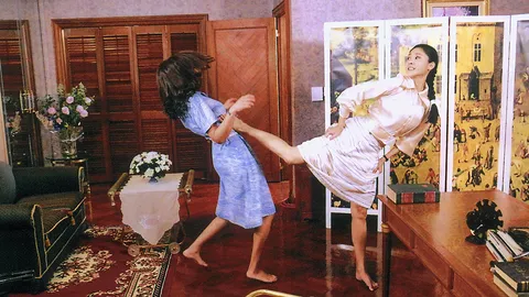 ‘แตงโม’ถกกระโปรงถีบ! ‘ชาม’หงายเงิบหมดท่า