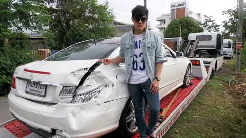 ฟลุค ซีควินท์ ซวยก่อนบวช เบนซ์ถูกสิบล้อชนท้าย เจ็บเล็กน้อย