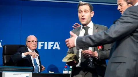 'บร็อดกิน' ไม่รอด! ตร.สวิส ตั้งข้อหาบุกรุก สนง.ฟีฟ่า