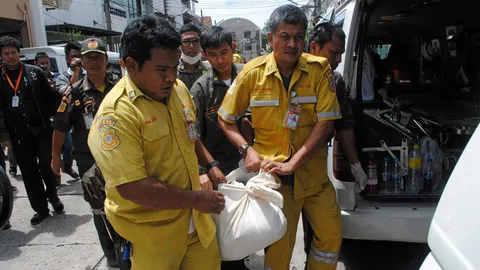 โต้เถียงรุนแรง!! โชเฟอร์หนุ่มเลือดร้อน ปาดคอแฟนดับคาห้องเช่าย่านพหลฯ