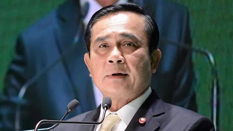 'บิ๊กตู่' ครม.-นักการเมือง-ทหาร ร่วมงานแต่งลูกชาย 'สมคิด' สุดชื่นมื่น