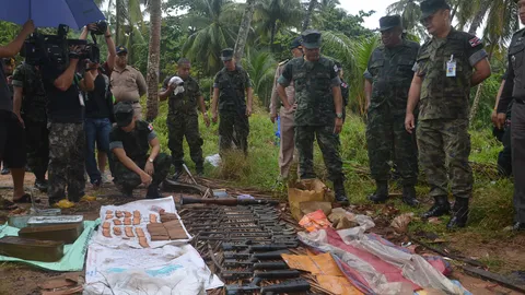 ผงะ! พบอาวุธสงคราม กระสุนเพียบ ซุกชายหาดสารพัดพิษที่ตราด