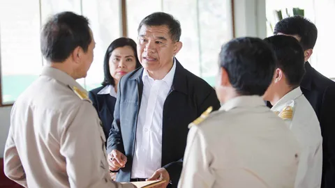 รมช.ศธ.เดินหน้าลดความเหลื่อมล้ำการศึกษา ร.ร.สังกัด สพฐ.