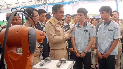 วอนอาชีวะเลิกตีกัน