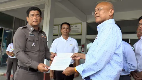 งานแรก 'ทิดสุเทพ' ยื่นหนังสือค้าน ย้ายสำนักงาน บช.ภ.8