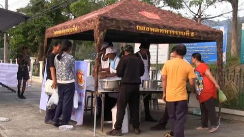 ทหาร ร.5 พัน1 เปิดขายข้าวกล่องช่วย ปชช.ลดค่าครองชีพ