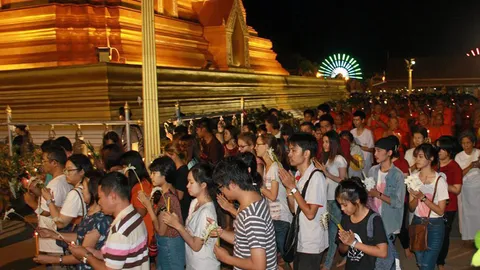 แห่เวียนเทียน อาสาฬหฯ โจ๋กรุงสุดคึก ตจว.ก็เพียบ เข้าวัดทำบุญ