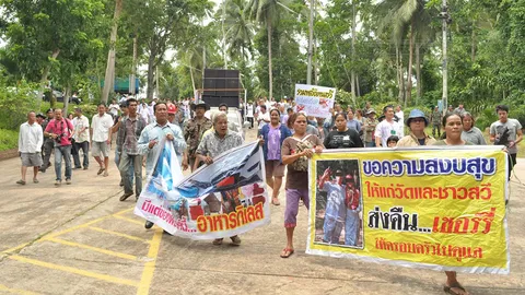 ชาวบ้านกว่า200 รวมตัวไล่'แม่ชีเชอรี่' นอภ.สวี เจรจาให้วัดชี้แจงใน15วัน