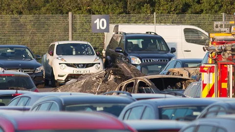 ญาติ 'บิน ลาเดน' หลายคน ดับในเหตุบินเล็กตกกลางลานจอดรถประมูลในอังกฤษ