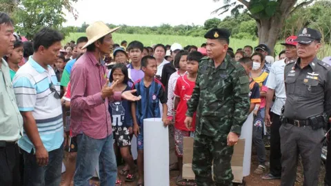 ชาวหนองตากยา ชุมนุมโวยบ่อขยะเอกชนทำน้ำเน่ารั่วไหลลงแหล่งน้ำดิบทำประปา