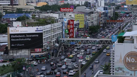 จราจรเย็นวันจันทร์ต้นเดือน ทุกเส้นรถหนาแน่น เคลื่อนตัวช้า