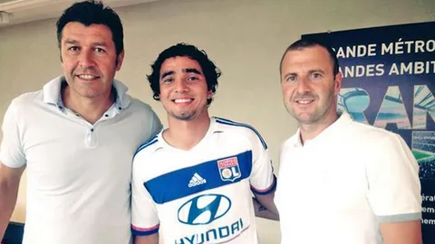 โชคดี ! 'ราฟาเอล' ลาผีเซ็นซบ 'ลียง' 4 ปี