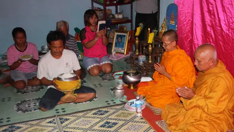 ทำบุญบ้าน-ถอดเสนียด หลังเกิดไฟไหม้ปริศนา ย้ำ โลกออนไลน์หยุดวิจารณ์