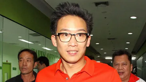 'โอ๊ค' เนื้อเต้นพล่านโต้ถอดยศ 'แม้ว' ท้ารีบทำ เอาเวลาช่วยชาวบ้าน