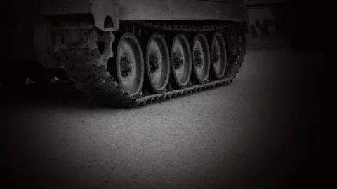 ตำรวจตาย2เจ็บ7 รถตู้ชนหุ้มเกราะ ของฝ่ายทหารที่ตั้งด่านตอนกลางคืน