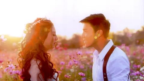 'ไม้&มิว' วิวาห์หวาน กลางทุ่งดอกไม้