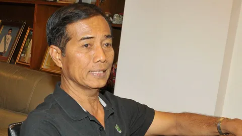 'ถาวร' สวดยับ 'ยกร่างฯ' แก้ไม่ถูกที่คัน 