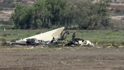 เครื่องบินชนกันกลางอากาศในแคลิฟอร์เนีย ดับ 5 ศพ