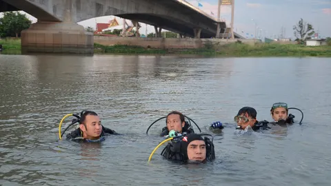 สาววัยรุ่น โดดสะพานปทุมธานี ฆ่าตัวตาย ยังไม่พบร่าง