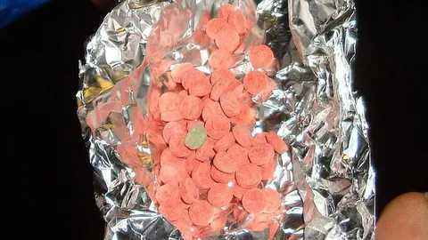 โจ๋พกเงิน 3.5 หมื่น ซุกยาบ้า ซิ่งจยย.หนีตร. ไถลล้ม ไม่รอด