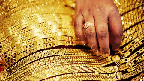 ชี้ทองผันผวน เปิดตลาดพุ่ง! 400 ในรอบปี เตือนระมัดระวังลงทุน