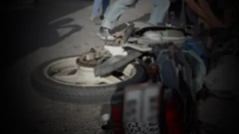  พะเยา รถเก๋งซิ่งชนท้าย จยย.นักเรียน ดับคาที่1 เจ็บ1