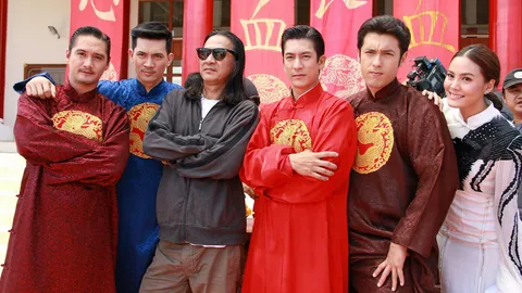 'เจนี่'แจ่มเจอ"ดาวล้อมเดือน" สวยสง่าปะทะหล่อขั้นเทพ