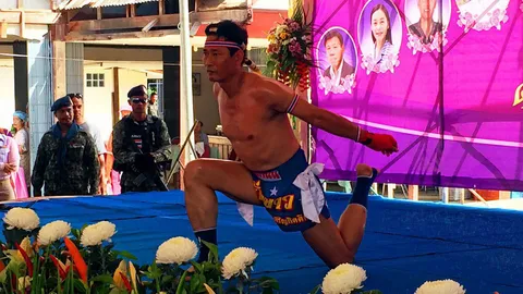 ฮือฮา นอภ.เทพา โชว์แม่ไม้มวยไทย