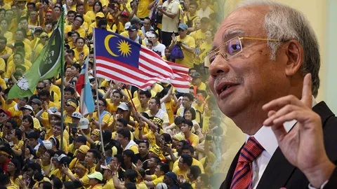 ออกไป!! ชาวมาเลย์หลายหมื่น ชุมนุมใหญ่ ไล่นายกฯ ราซัค