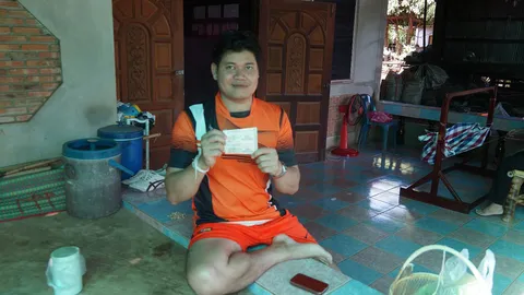 สุดเฮง! หนุ่มโรงงานแป้งมันชาวศรีสะเกษ ถูกรางวัลที่ 1 รับ 6 ล้าน