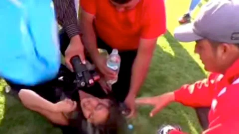 ผู้หญิงก็ไม่เว้น! บอลถ้วยเปรูตีกันเละ-สื่อสาวโดนด้วย