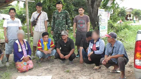 ทหารบุกทลายบ่อนกลางงานศพ ทั้งไฮโล-ไพ่ นักพนันวิ่งแตกฮือ!