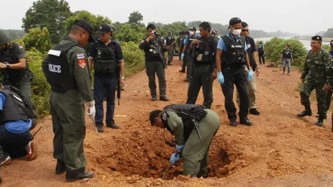 โจรใต้ลอบวางระเบิด! ดักสังหาร จนท.ที่ตากใบ โชคดีไร้เจ็บ